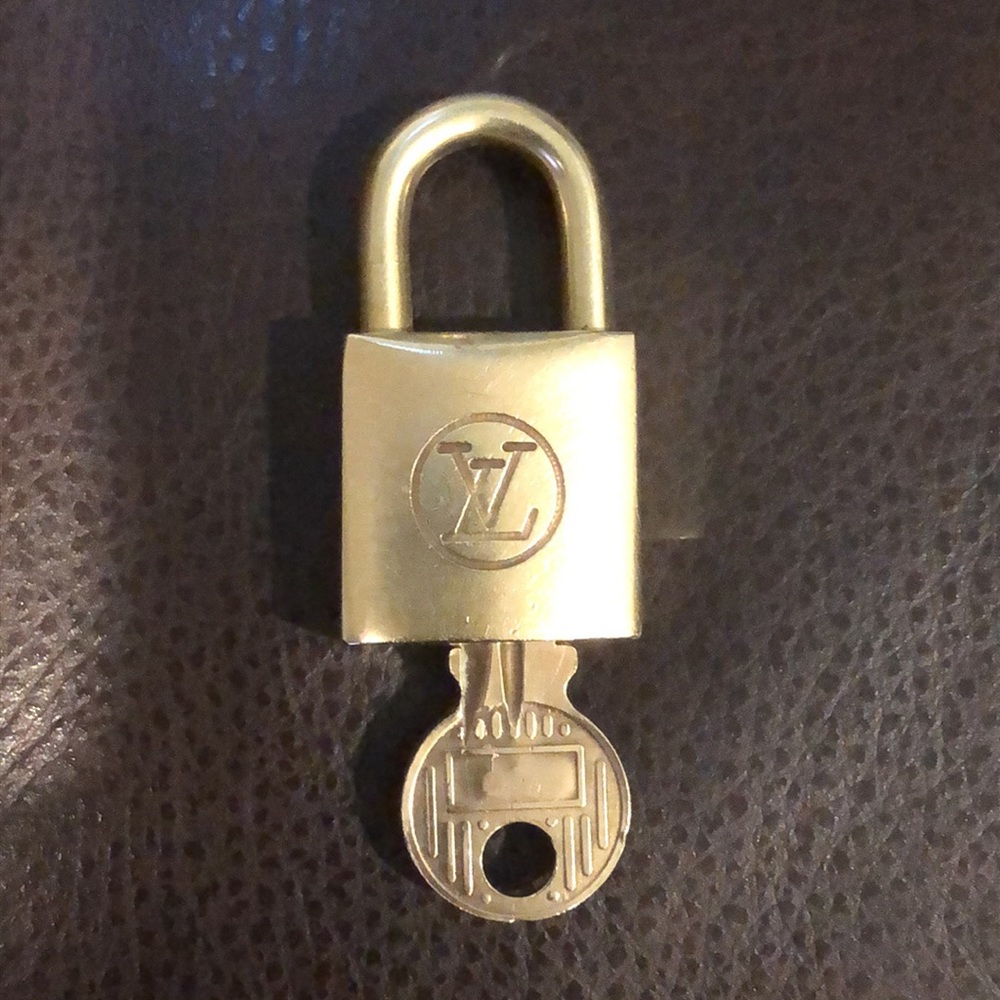 Vintage LV Louis Vuitton Padlock Lock & Key 216